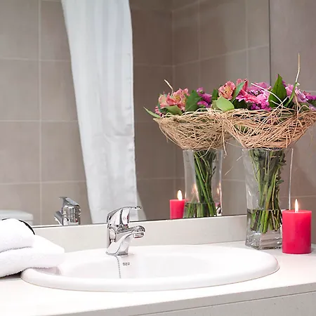 Charmsuites Nou Rambla Apartment