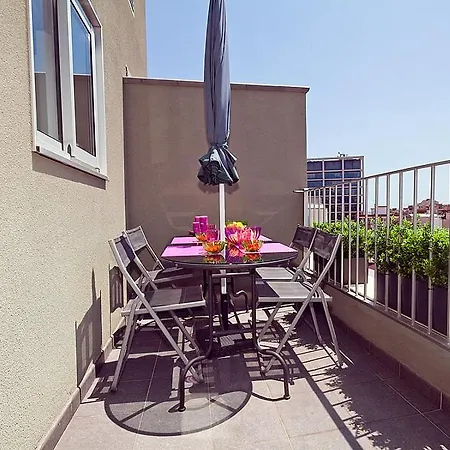 Charmsuites Nou Rambla Apartment