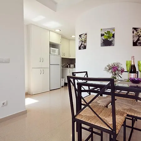 Charmsuites Nou Rambla Apartment Barcelona