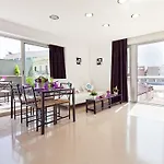 Charmsuites Nou Rambla * Barcelona